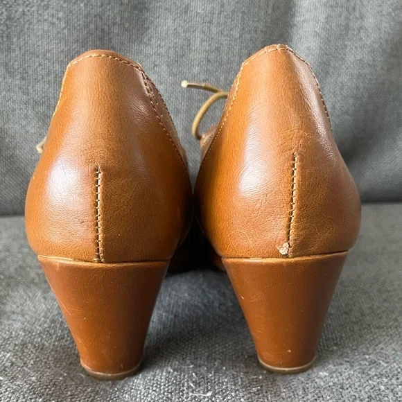 Chelsea Crew Brown Women's Oxford Heels - Picture 3 of 7